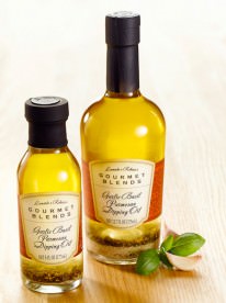 GB031711-Garlic-basil-bottles_00613fin